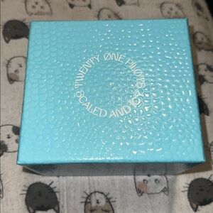 Twenty one pilots scaled and icy limited edition box set